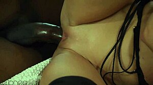 Η Δανέζα κοπέλα Marilyn Crystal απολαμβάνει ένα διαφυλετικό creampie με ένα μεγάλο μαύρο πέος