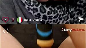 意大利素人美女在网络摄像头上展示她的巨乳