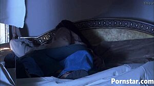Roztomilá Felicia Fox si nechává uctívat své přírodní prsa v HD kvalitě