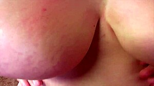 Rondborstige babe Cassandra Calogeras expliciete POV-seks en cumshot in het gezicht