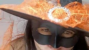 Il feticismo delle streghe di Halloween dei miei vicini prende una svolta bollente con i suoi video amatoriali